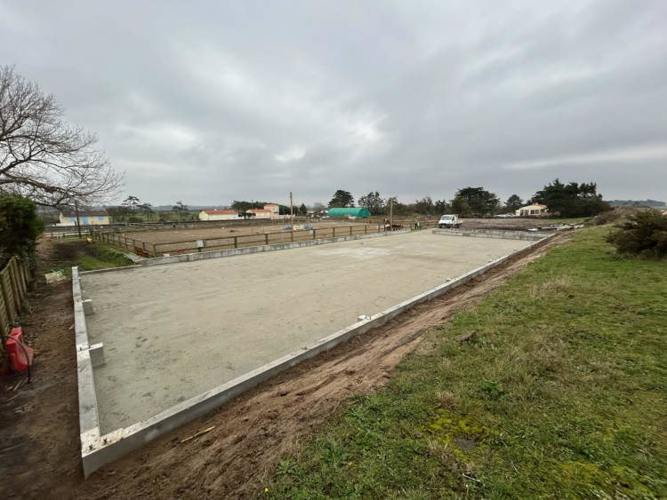 BOUTIN Maçonnerie - Longrine béton pour un manège équestre à Les Moutiers-en-Retz